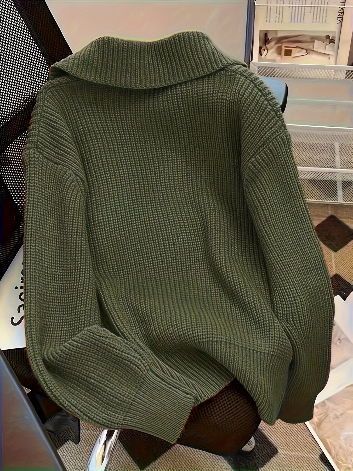 Targeted Development of a Casual Sweater Jacket, Featuring a Loose Lapel Knit Design And Large Button Details