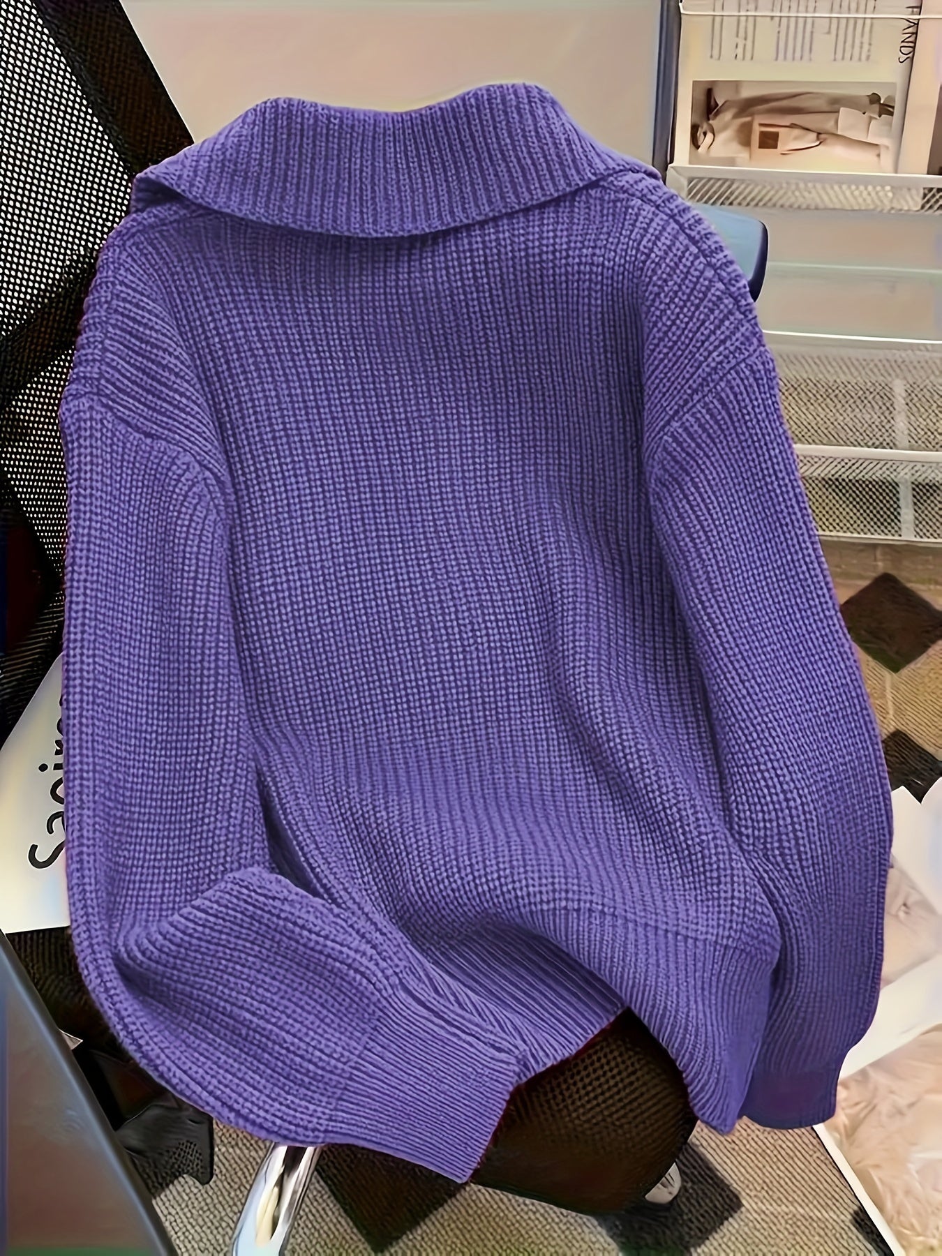 Targeted Development of a Casual Sweater Jacket, Featuring a Loose Lapel Knit Design And Large Button Details