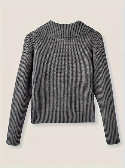 Targeted Development of a Casual Sweater Jacket, Featuring a Loose Lapel Knit Design And Large Button Details